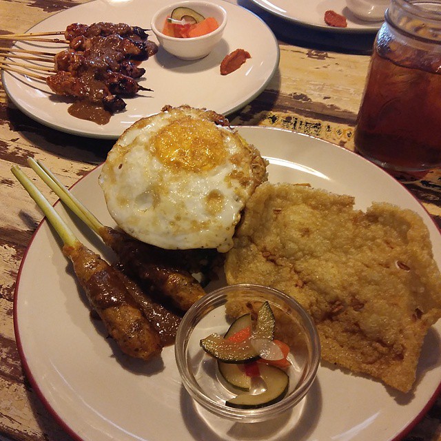 8 Makanan Khas Bali Yang Harus Kamu Coba Di Pulau Dewata! 8 Makanan Khas Bali Yang Harus Kamu Coba Di Pulau Dewata!