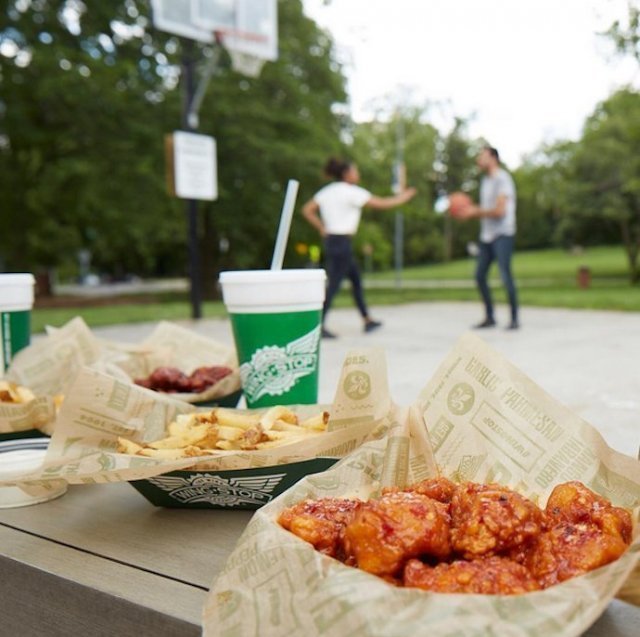 Wingstop Dear Amerika, Persetan dengan Pemilumu!