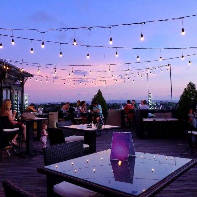 Luna Roof Bar - L Hotel 7 Amazing Bars in Bali 