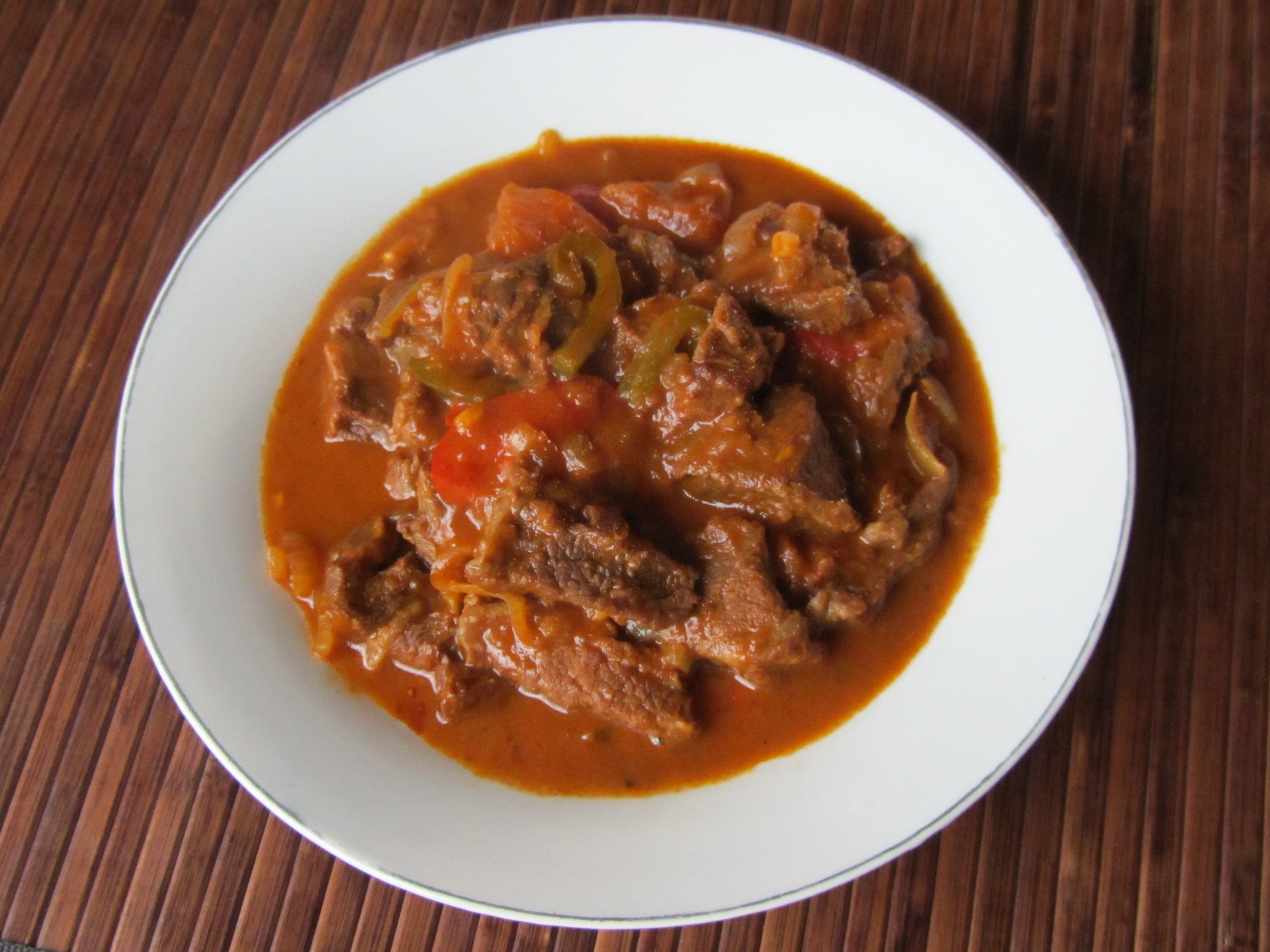 https://qraved-live.s3.amazonaws.com/images/journal/data/2016/02/16/beef-goulash_14257.jpg