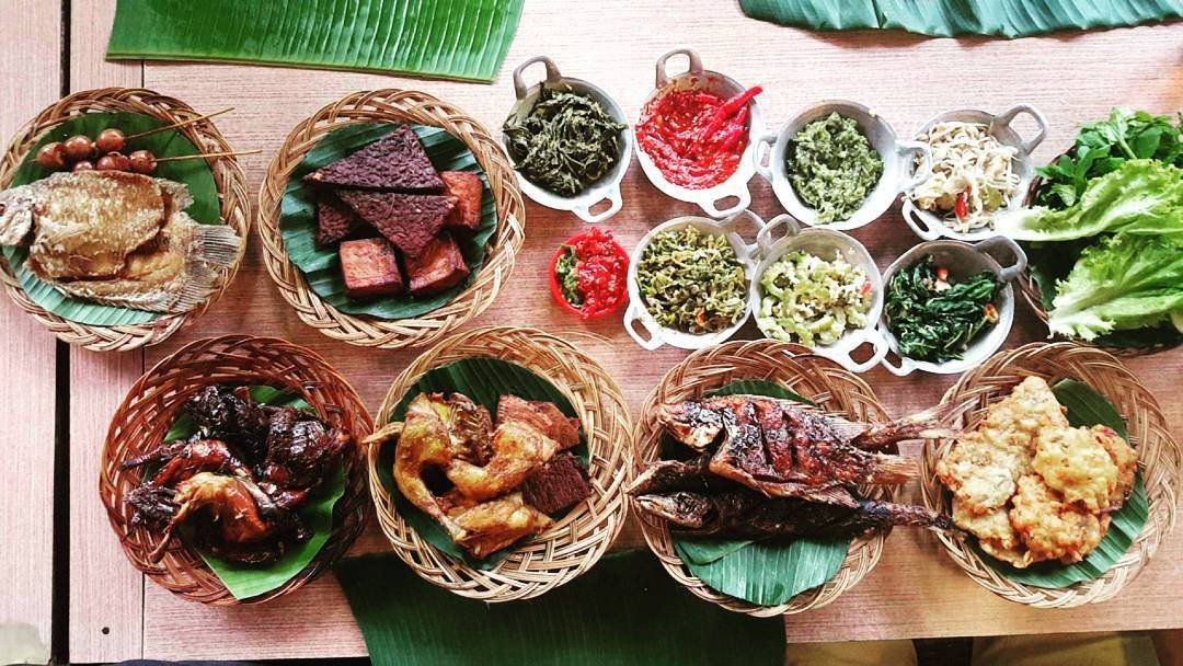 Alas Daun 8 Kuliner Favorit Warga Jakarta Saat Main Ke Bandung